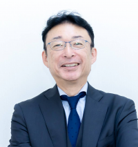 中垣 健 氏